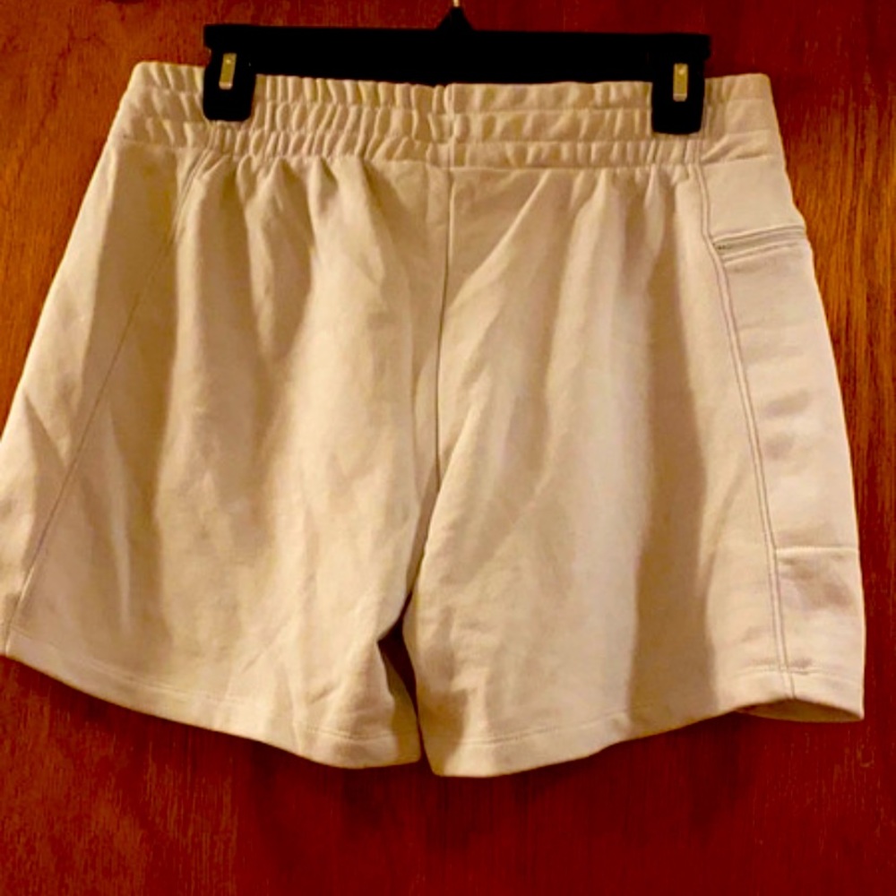 Never worn - Picture 2 of 2